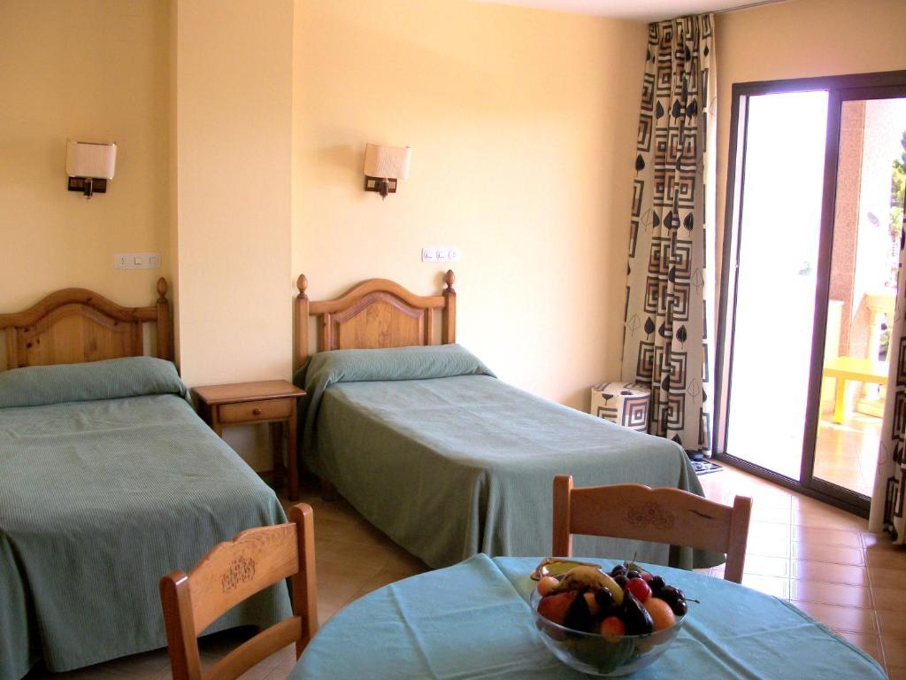 Apartamentos Triton カラ・ラトハダ 部屋 写真